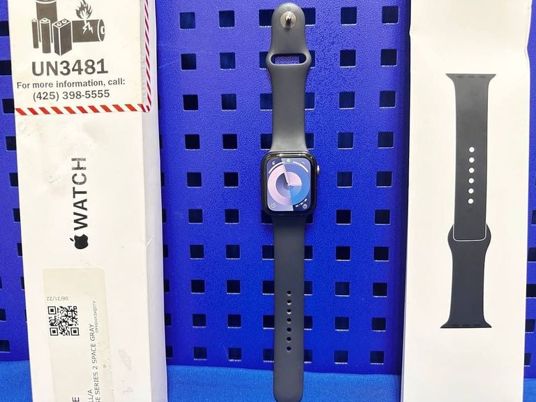 Оголошення Apple watch se gps 44mm aluminum case a2352 Б/У
