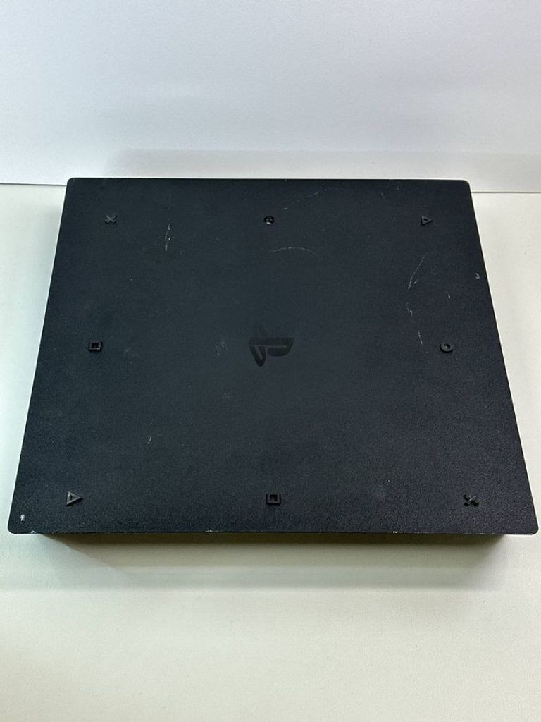 Дешево Sony playstation 4 pro з ломбарду