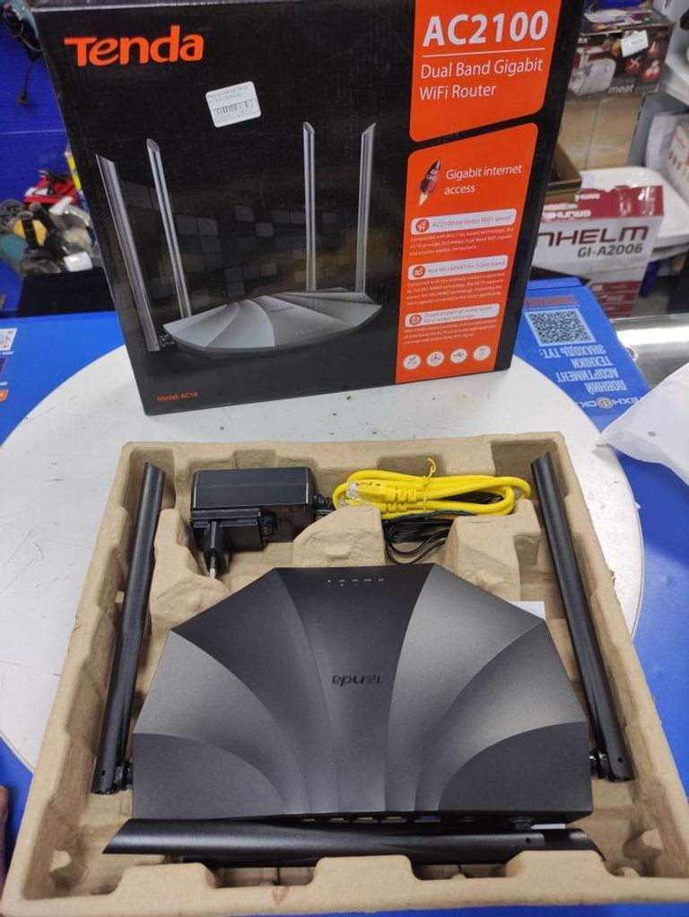 Купити Tenda AC19 Б/У