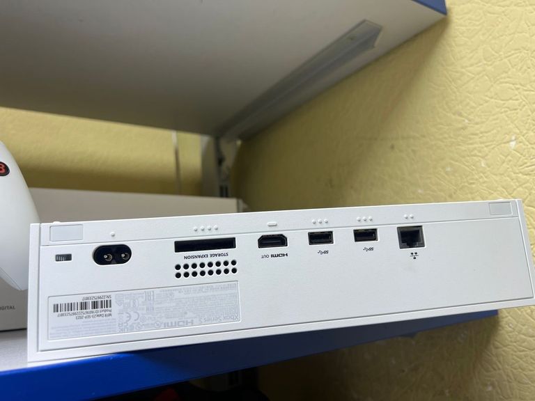 Дешиво Microsoft xbox series s 512gb с ломбарда