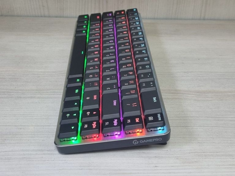 Дешево Gamepro mk122r switch low profile з ломбарду