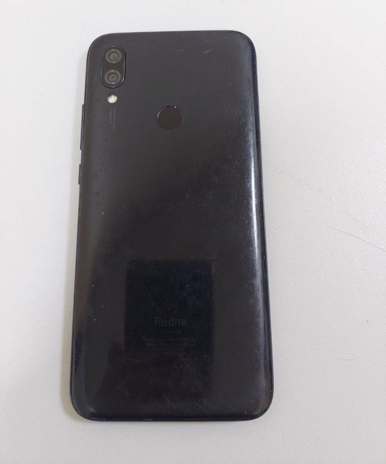 Дешиво Xiaomi Redmi 7 3/32GB Black с ломбарда