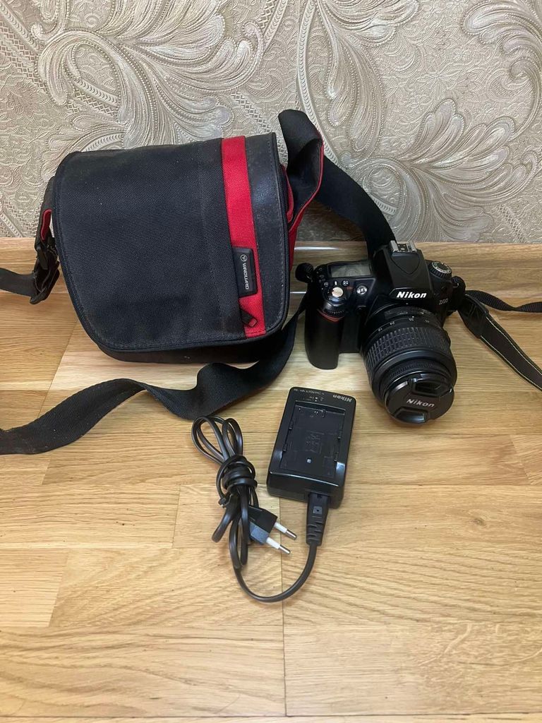 Купити Nikon d90 + af-s dx zoom-nikkor 18-55mm f/3,5-5,6g vr Б/У