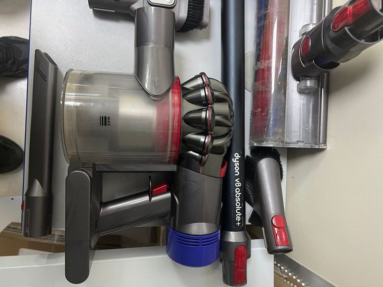 Дешево Dyson V8 Absolute Plus з ломбарду