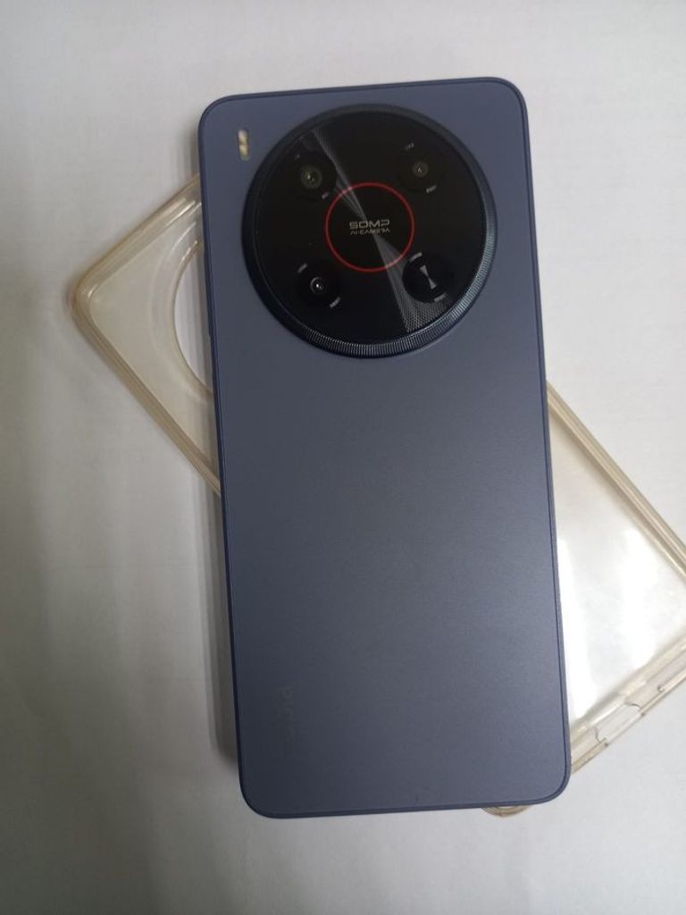 Розпродаж Zte Nubia V70 Max 6/128GB Gray, продавець Техноскарб