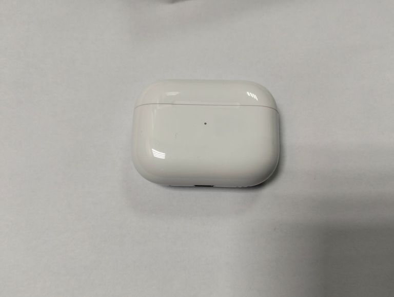 Оголошення Apple airpods pro 2nd generation with magsafe charging case usb-c Б/У
