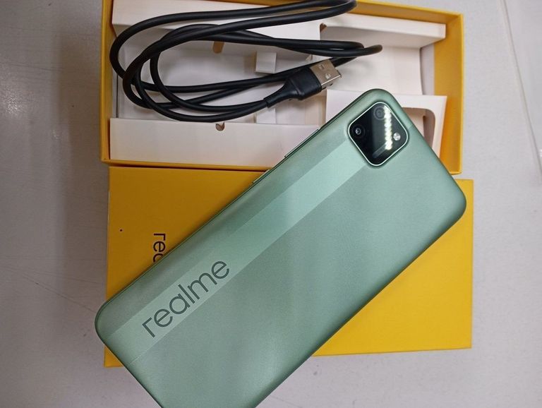 Дешиво Realme c11 2/32gb с ломбарда