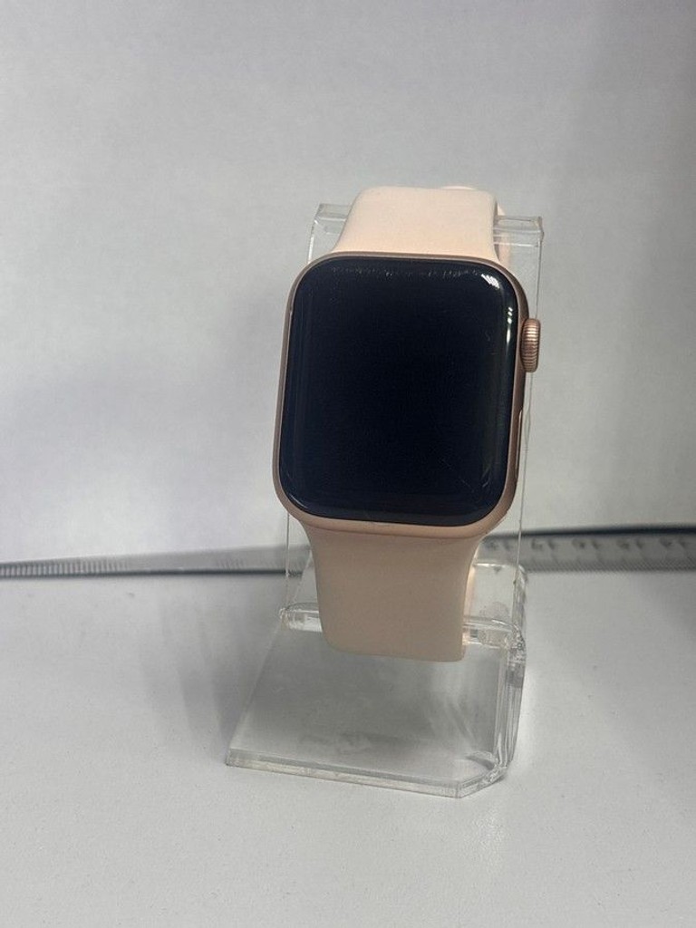 Купить Apple watch series 4 gps 40mm aluminium case Б/У
