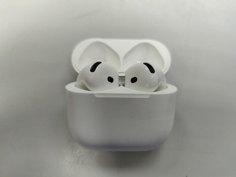 Дешево Apple airpods 4 з ломбарду