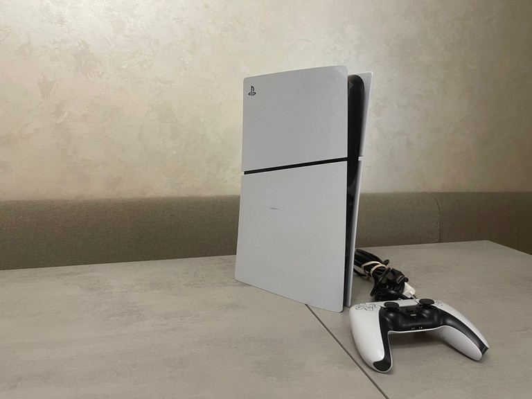 Дешево Sony Playstation PS5 CFI-2015 Slim, Blu-ray + джойстик   з ломбарду