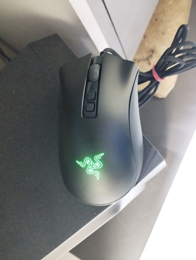 Дешево Razer DeathAdder V2 PRO Wireless Mouse Dock (RZ01-03350400-R3G1) з ломбарду