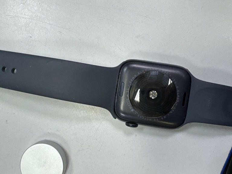 Дешево Apple watch se gps 44mm aluminum case з ломбарду