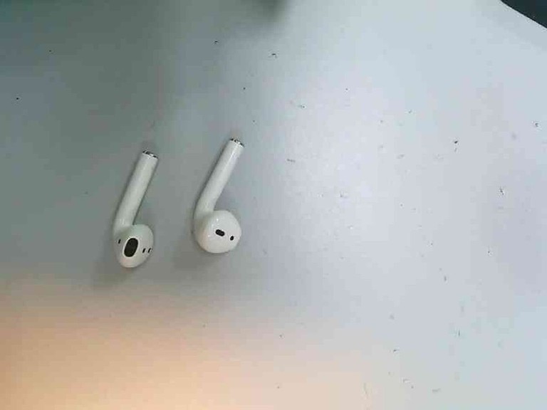 Дешиво Apple airpods 2nd generation a1602, a2031, a2032 с ломбарда