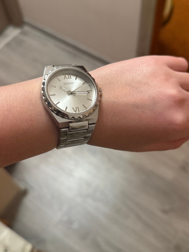 Купити Guess Б/У