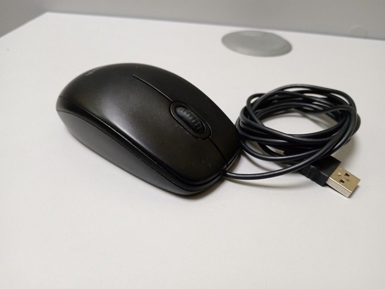 Дешиво Logitech m100 с ломбарда