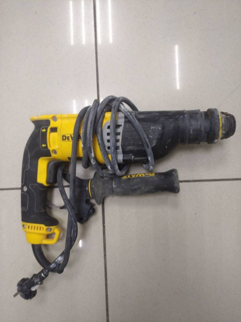 Dewalt d25143ks