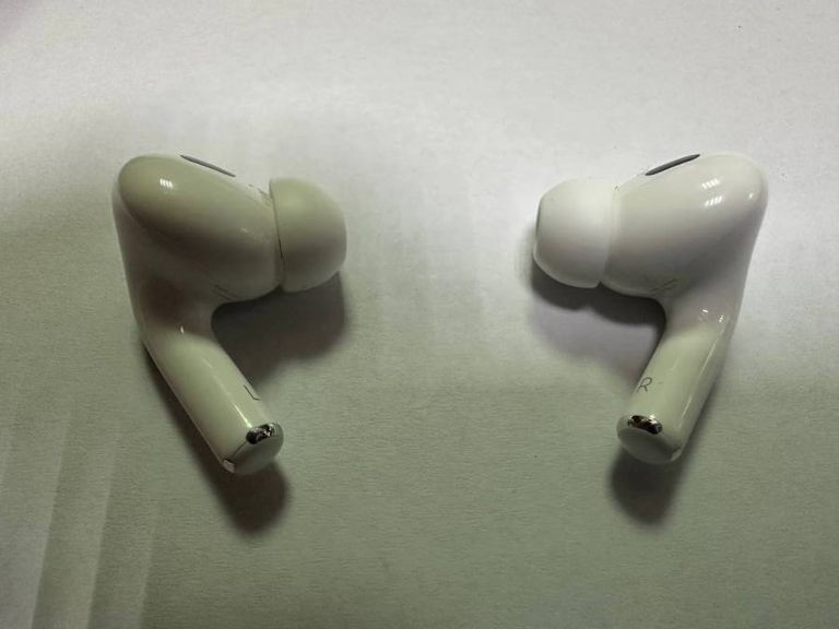 Apple AirPods Pro 2nd generation (MQD83)