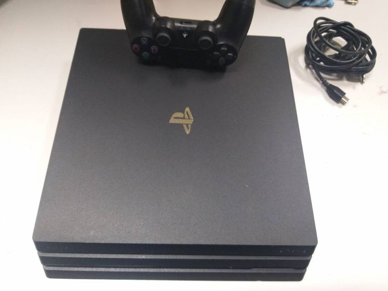 Sony playstation 4 pro 1tb