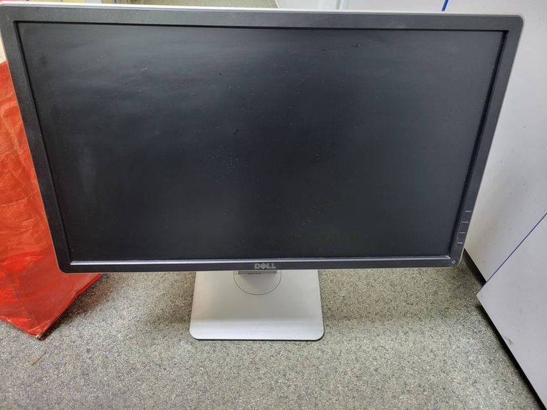 Дешиво Dell p2214h с ломбарда