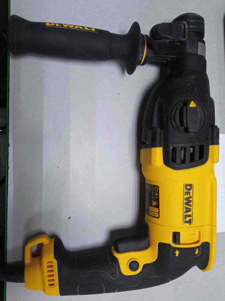 Оголошення Dewalt D25133K Б/У