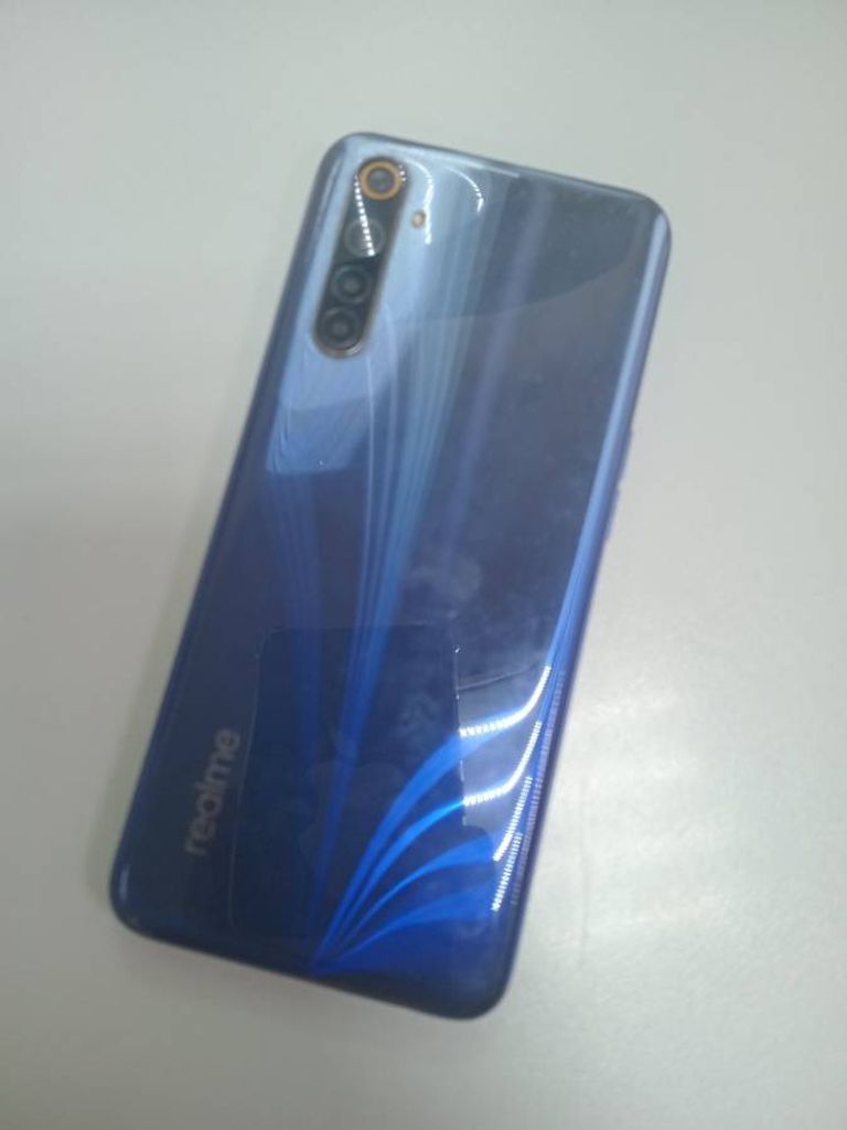 Оголошення realme 6 4/128GB White Б/У