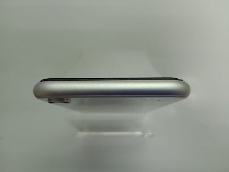 Apple iphone xr 128gb Код:01-200475224. Изображение 8