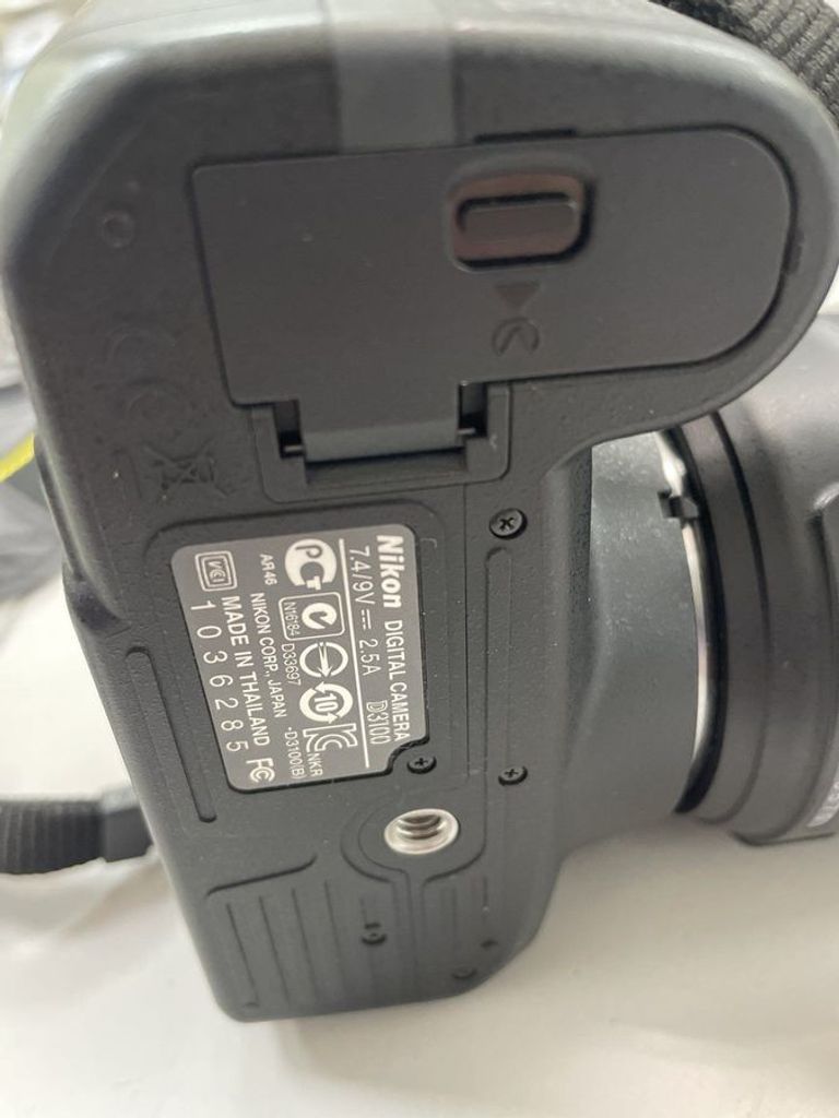 Дешево Nikon d3100 kit / af-s nikkor 18-55mm f:3,5-5,6g vr dx з ломбарду