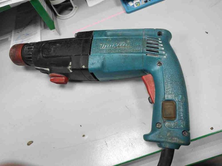 Купити Makita HR2400 Б/У