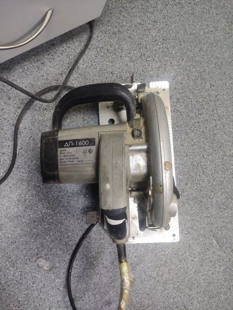 Дешиво Интерскол дп-1600 с ломбарда