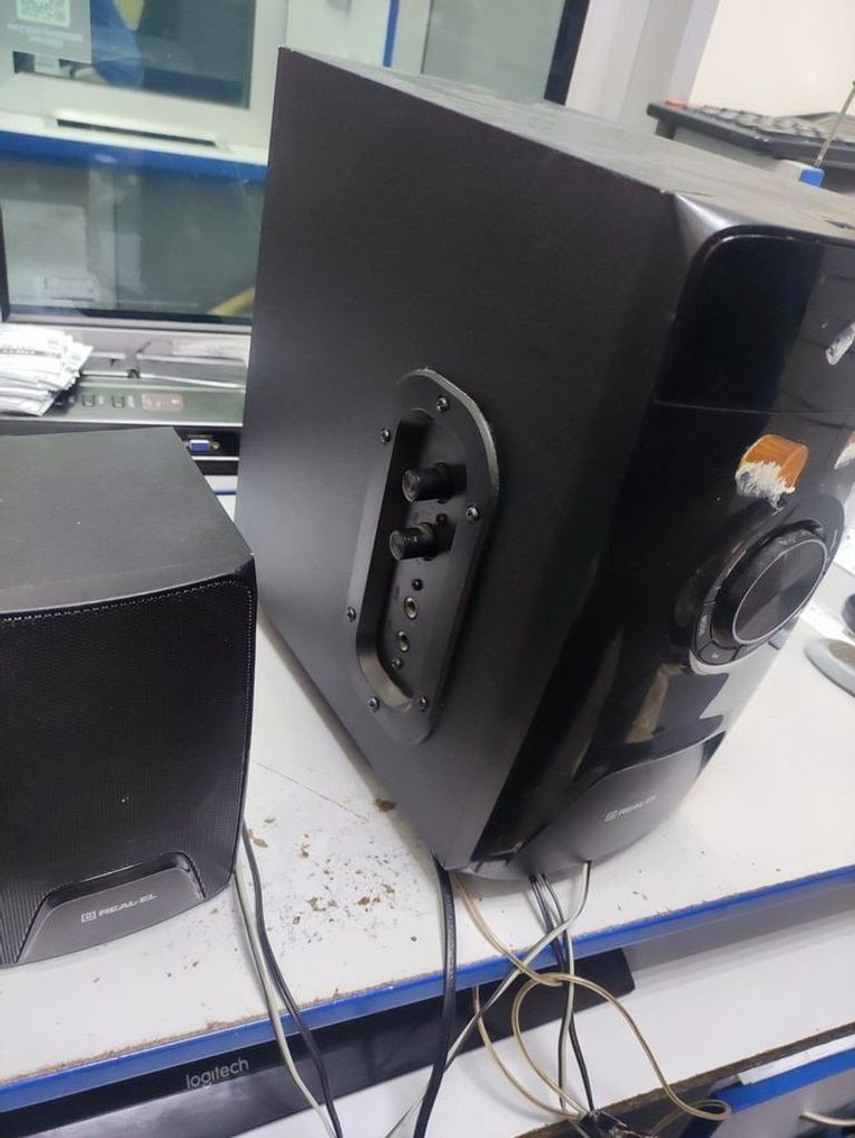 Оголошення Real-el M-570 Б/У