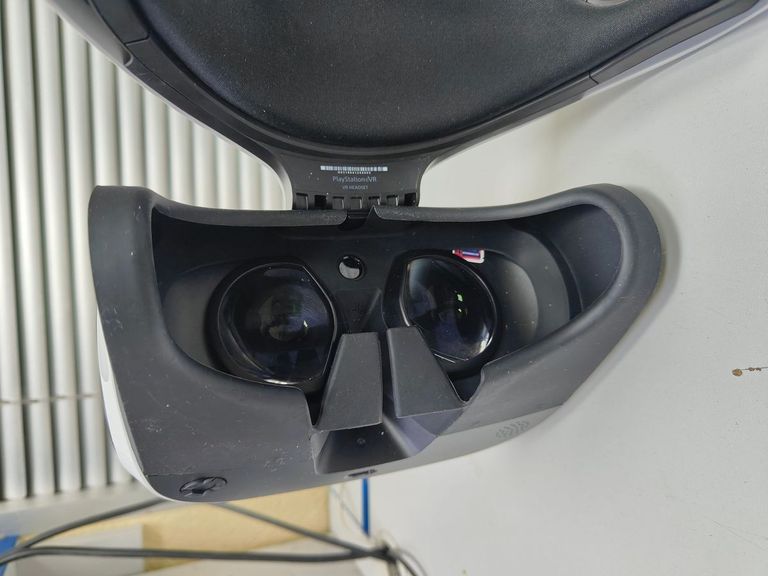 Дешиво Sony cuh-zvr2 playstation vr + camera + move с ломбарда