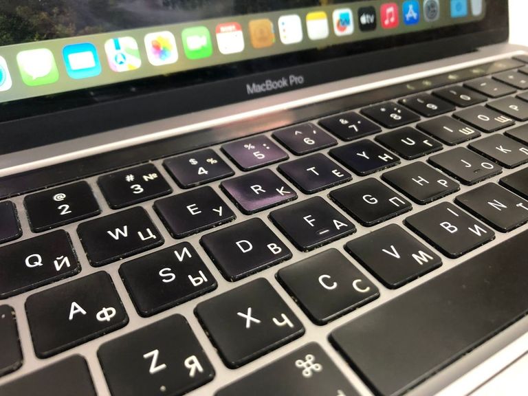 Дешиво Apple a2338 /macbook pro 13,3" /m1 8-gpu/ ram16gb/ ssd1000gb/ retina, truetone, touch bar с ломбарда