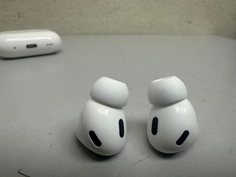 Apple airpods pro 2nd generation with magsafe charging case usb-c Код:01-200778586. Изображение 10