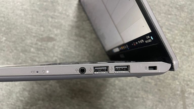 Asus єкр. 14/ pentium 6805u 1.1ghz/ ram4gb/ ssd256gb/ uhd Код:01-200778171. Изображение 7