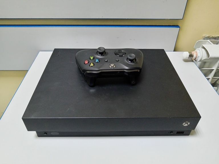 Оголошення Microsoft Xbox One X 1TB White Б/У