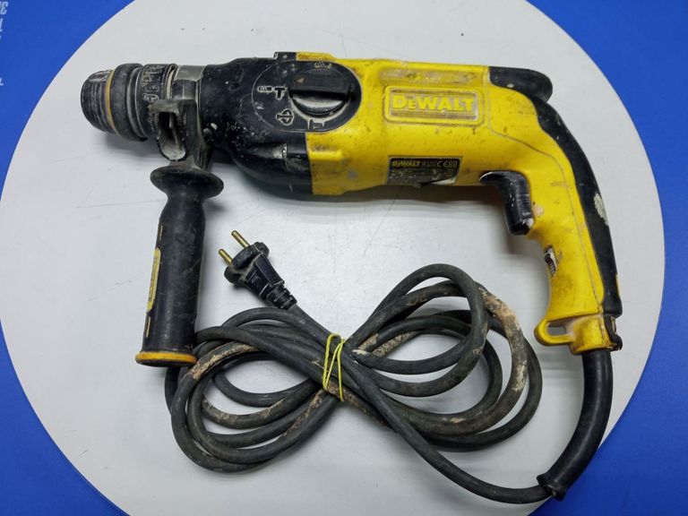 Купити Dewalt d25114qs Б/У