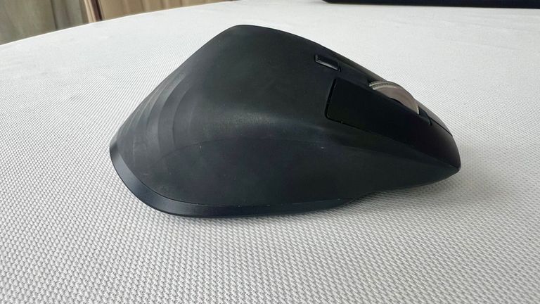 Дешиво Logitech MX Master 3S Black (910-006556, 910-006557, 910-006558, 910-006559) с ломбарда