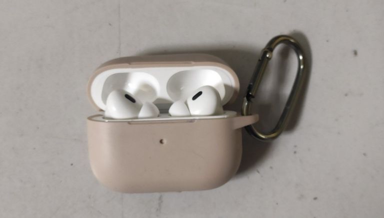Дешево Apple airpods pro 2nd generation with magsafe charging case usb-c з ломбарду