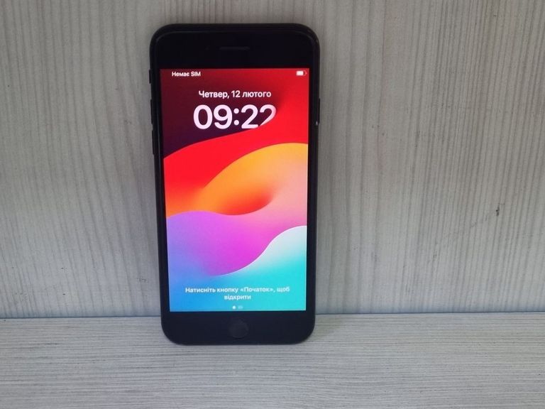Купити Apple iPhone SE 2020 64GB Black Slim Box (MHGP3) Б/У