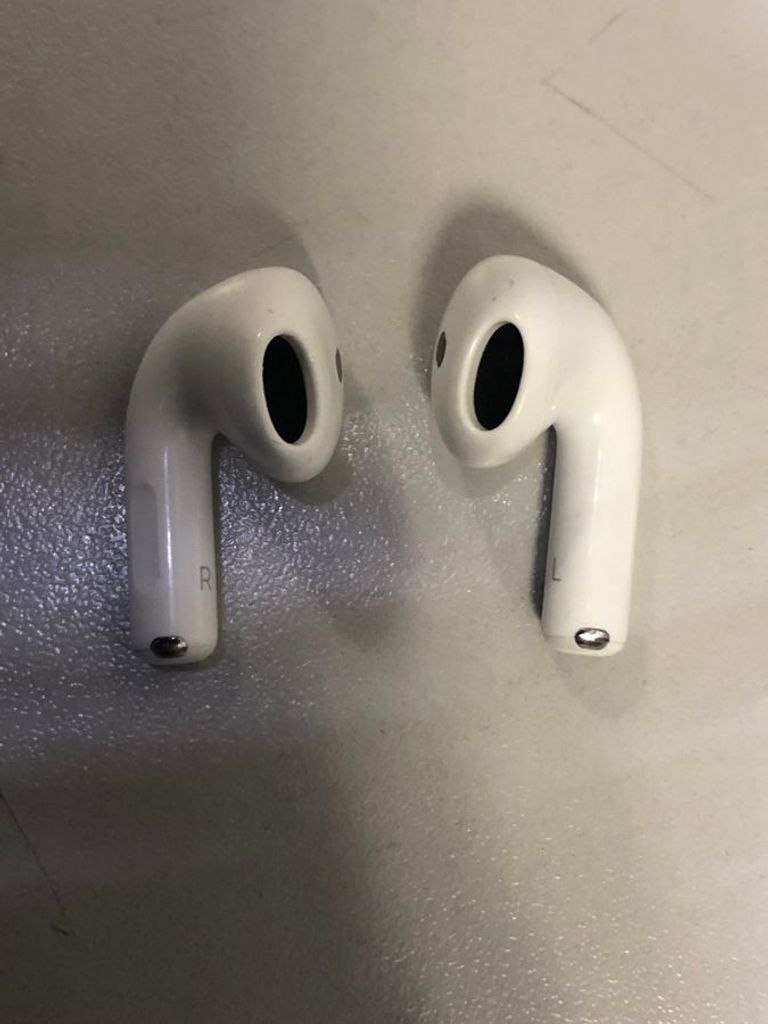 Apple airpods 4 with active noise cancellation Код:01-200881474. Зображення 5
