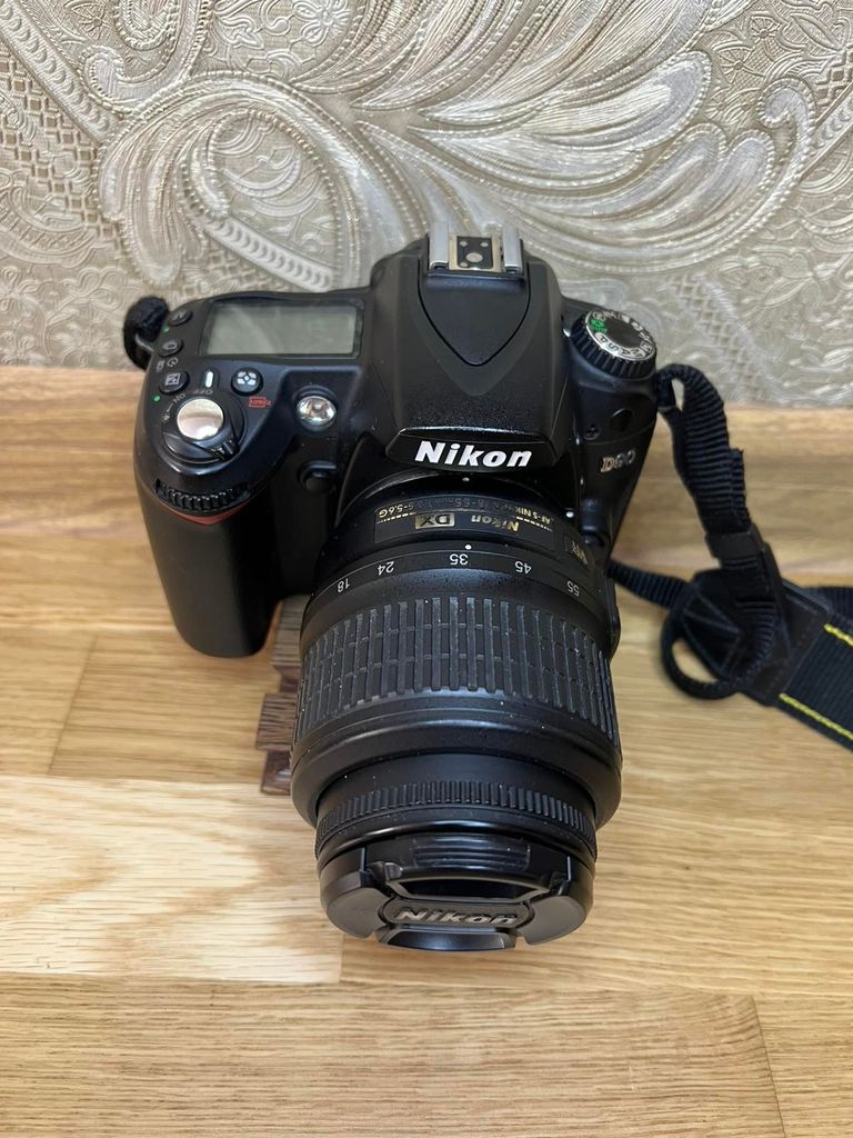 Оголошення Nikon d90 + af-s dx zoom-nikkor 18-55mm f/3,5-5,6g vr Б/У