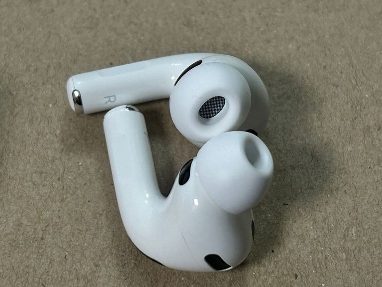 Розпродаж AirPods Pro 3, продавець Техноскарб