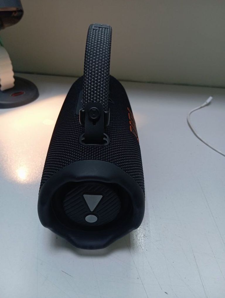 Дешиво JBL Charge 6 Black с ломбарда