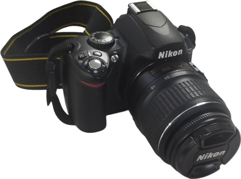 Объявление Nikon d40 / dx af-s nikkor 18-55mm 1:3.5-5.6g Б/У