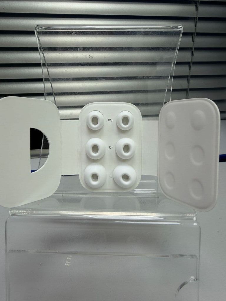 Apple airpods pro 2nd generation with magsafe charging case usb-c Код:01-200916893. Изображение 8