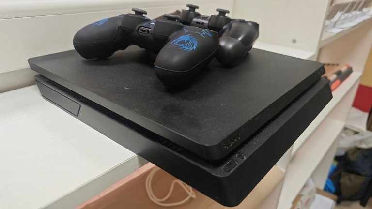 Оголошення Sony PlayStation 4 Slim 1TB Black Б/У