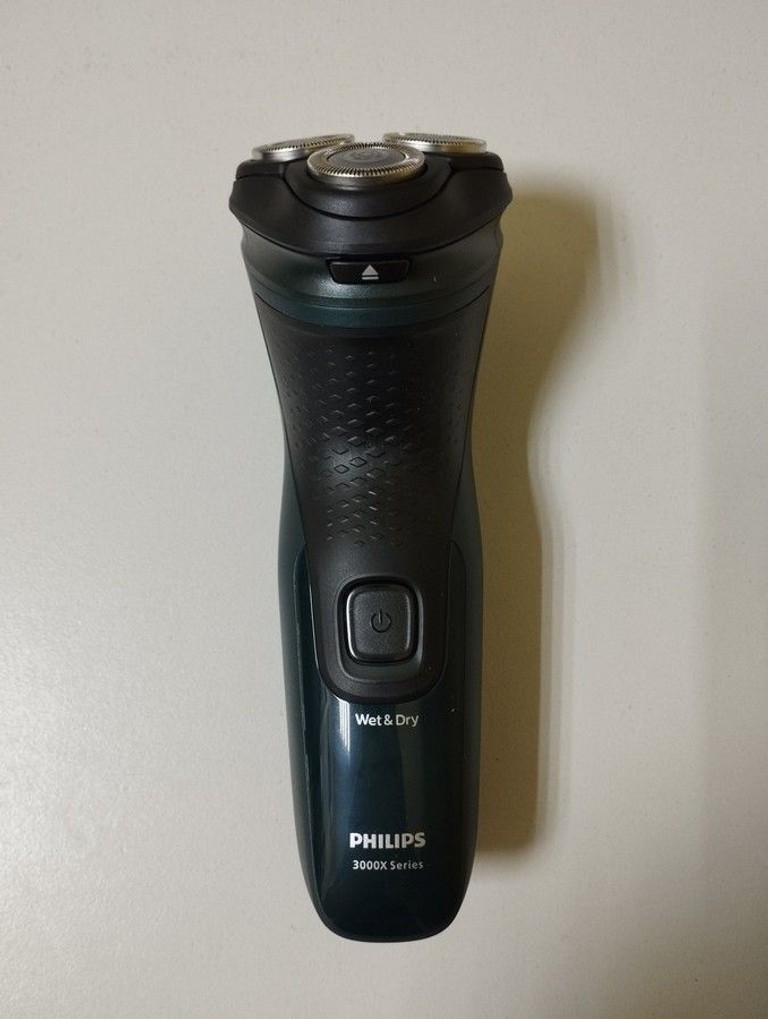 Дешиво Philips Shaver Series 3000X X3002/00 с ломбарда
