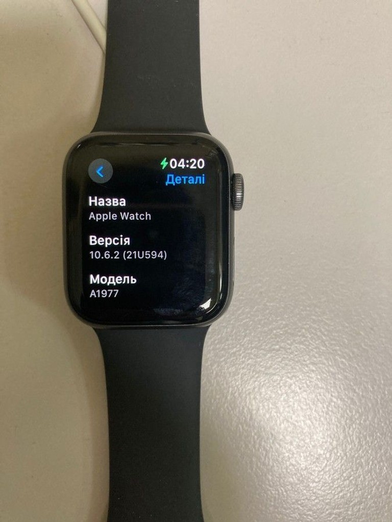 Дешево Apple watch series 4 gps 40mm aluminium case з ломбарду