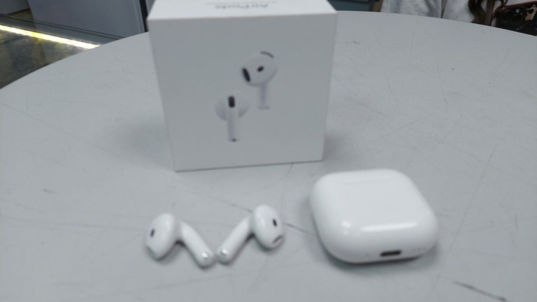Купити Apple airpods 4 with active noise cancellation Б/У