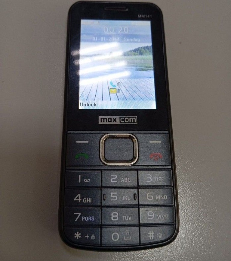 Купити Maxcom MM142 Black Б/У